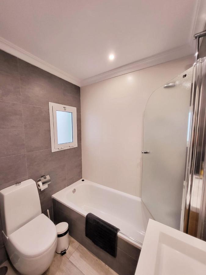 Stylish 3 Bedroom Penthouse In Marbella Centre With Large Pool Close To The Beach Kültér fotó